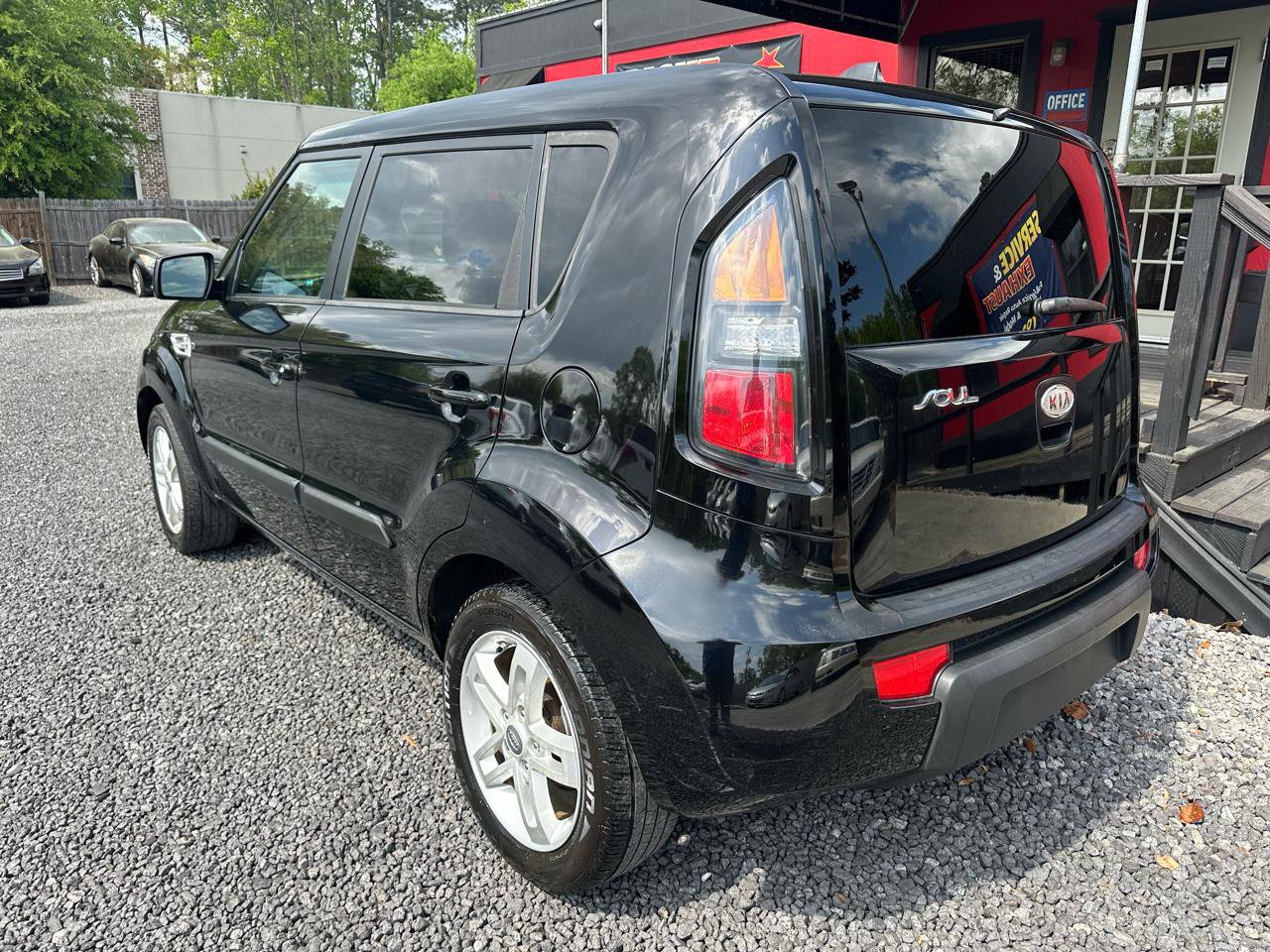 Used 2011 Kia Soul + w/ Audio Pkg FWD image 5