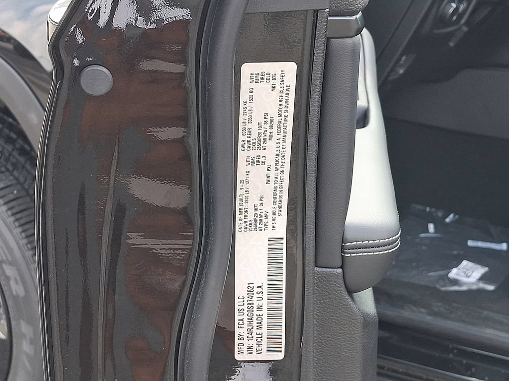New 2025 Jeep Grand Cherokee Altitude AWD/4WD image 10