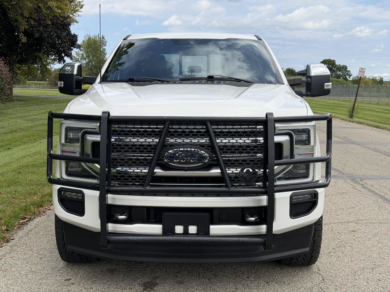 Used 2022 Ford F250 Platinum w/ FX4 Off-Road Package AWD/4WD image 9