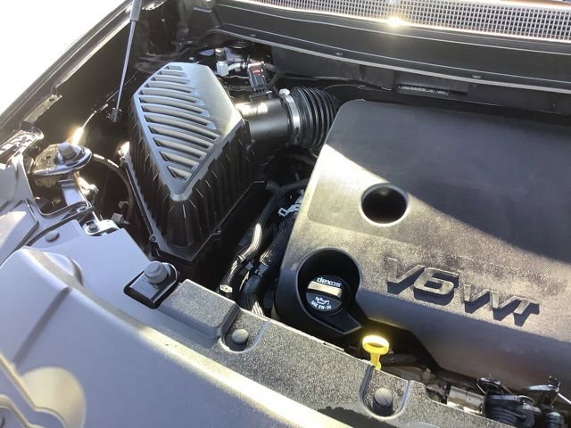 Used 2021 Chevrolet Traverse LT image 14