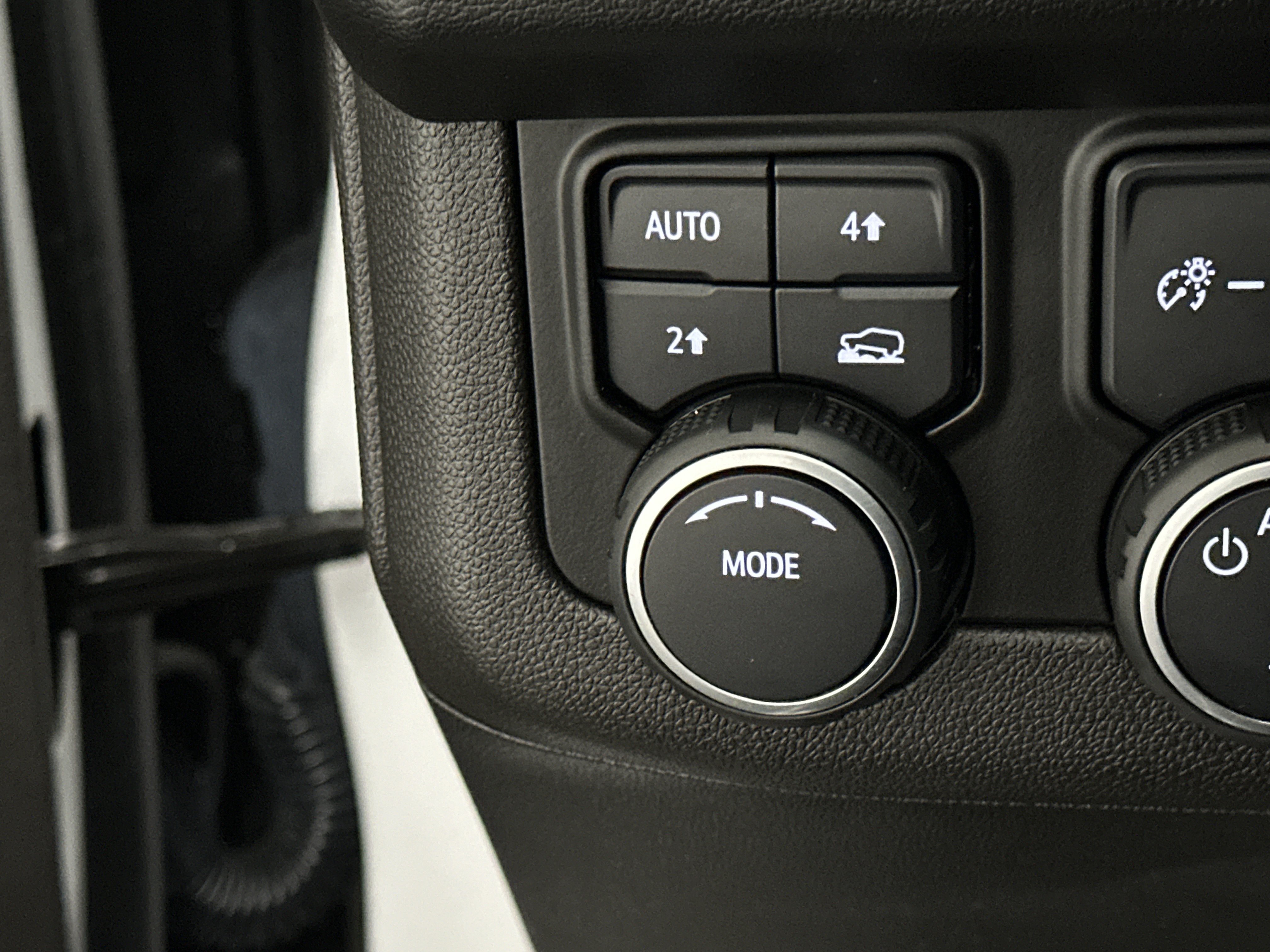 Used 2021 Chevrolet Tahoe RST w/ Luxury Package AWD/4WD image 43