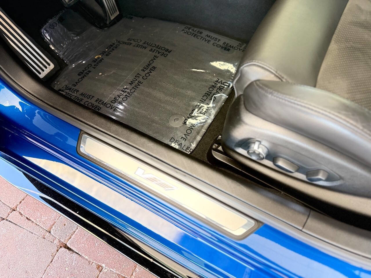 Used 2018 Cadillac CTS V w/ Luxury Package RWD image 39