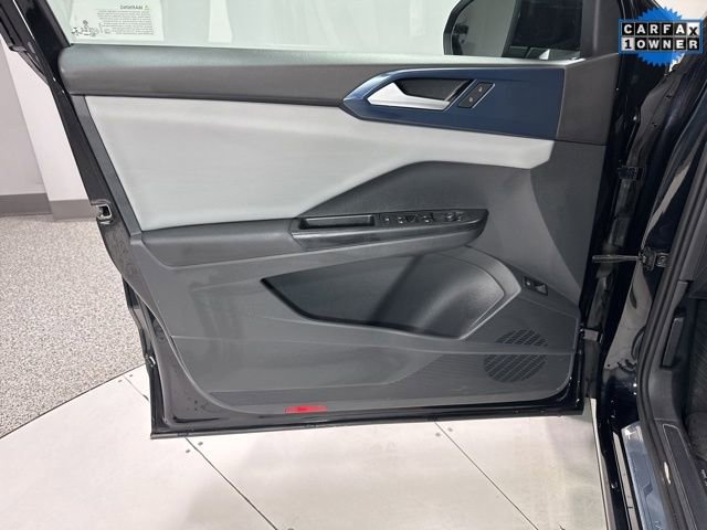 Used 2023 Volkswagen Taos SE w/ Black Wheel Package image 8