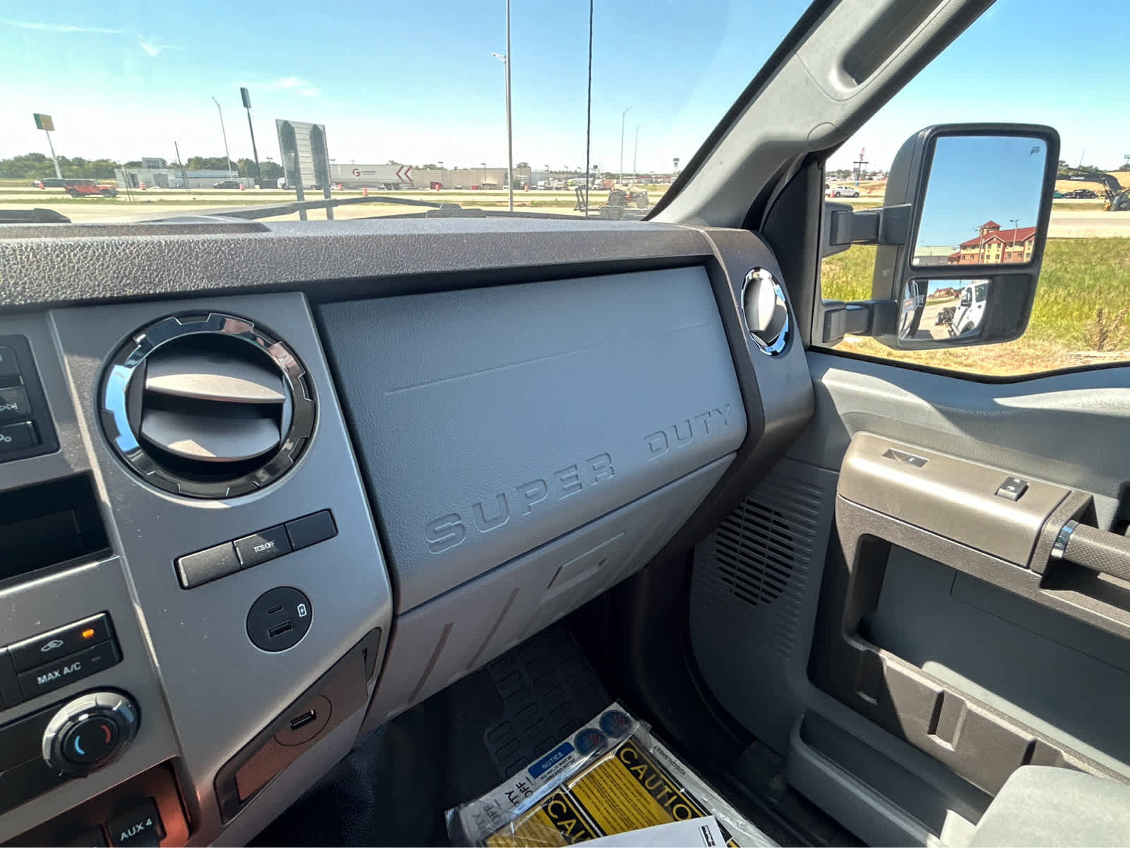 Used 2023 Ford F650 2WD Crew Cab Super Duty image 26