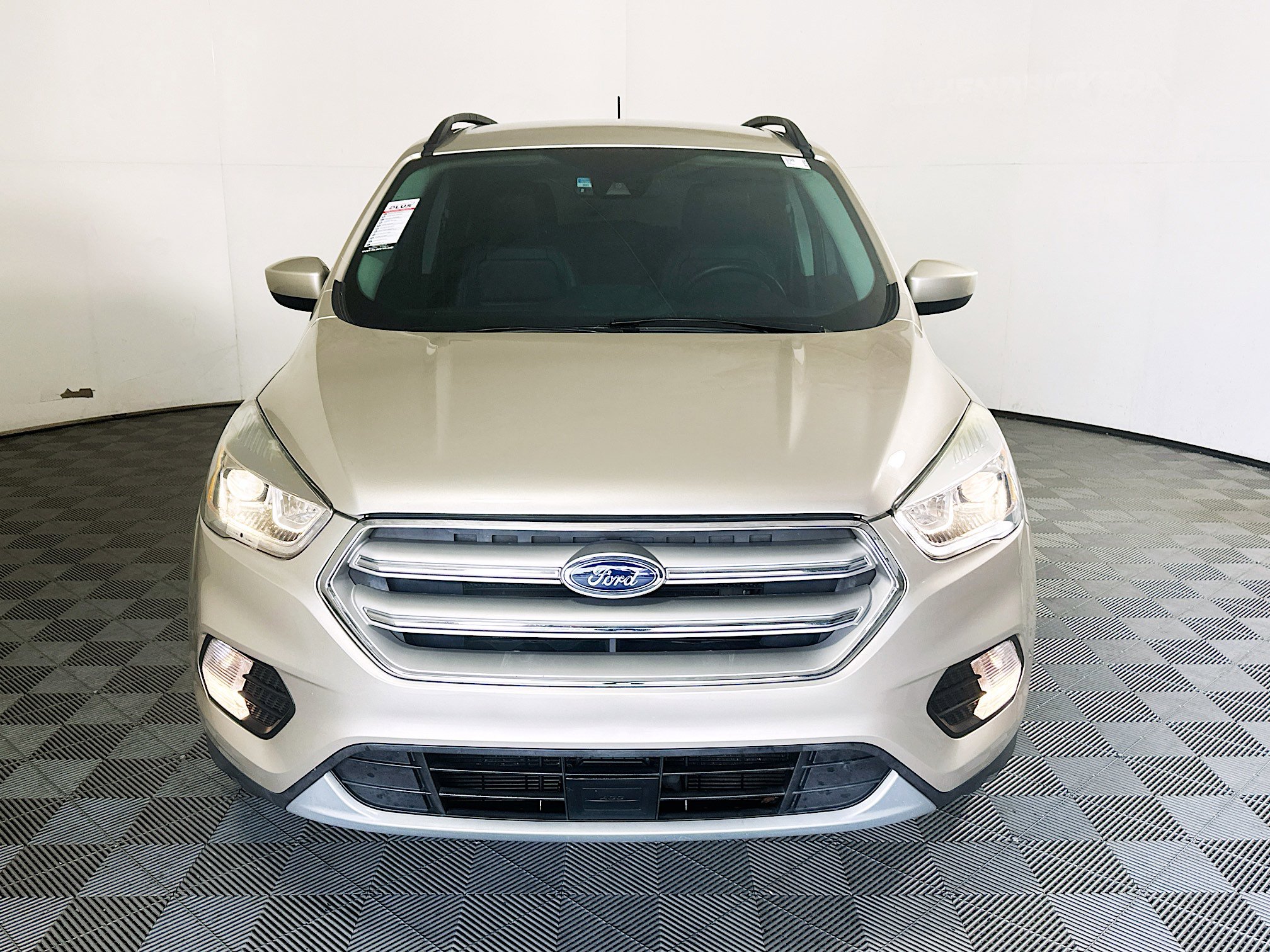 Used 2018 Ford Escape SEL w/ Ford Safe & Smart Package AWD/4WD image 8