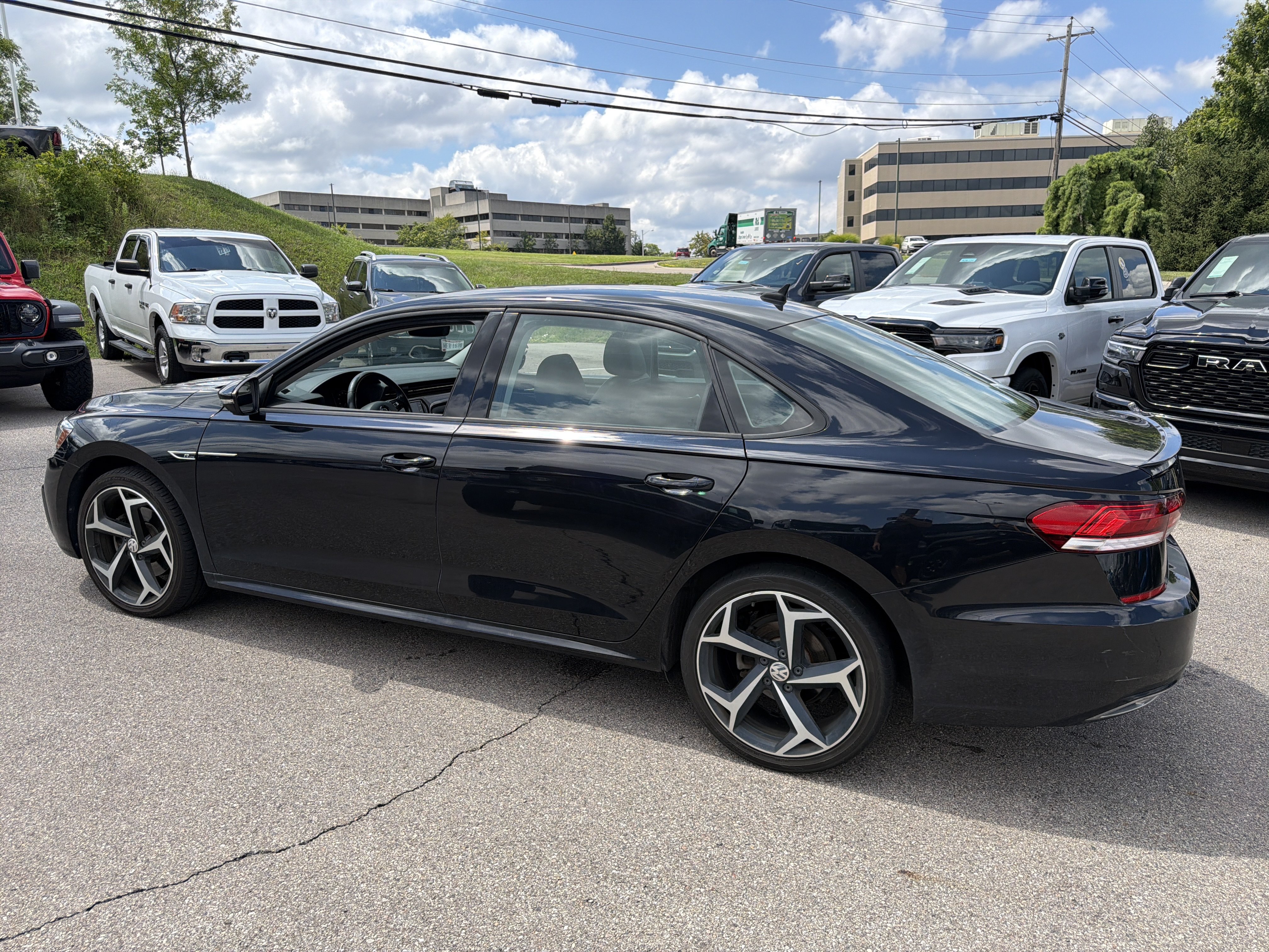 Used 2020 Volkswagen Passat 2.0T R-Line FWD image 7