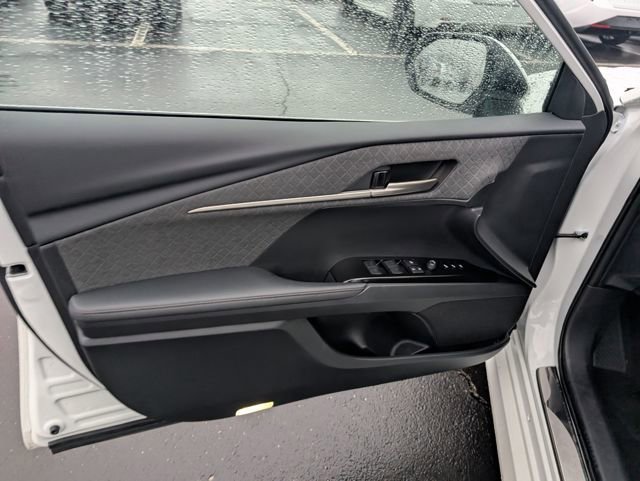 Used 2025 Toyota Camry XLE w/ Premium Plus Package image 15