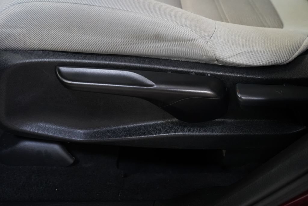 Used 2018 Honda CR-V LX image 15