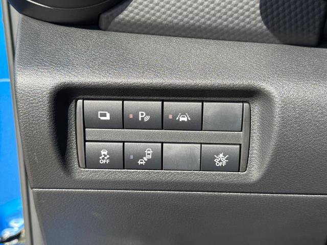 Certified 2025 Nissan Kicks Play S image 21