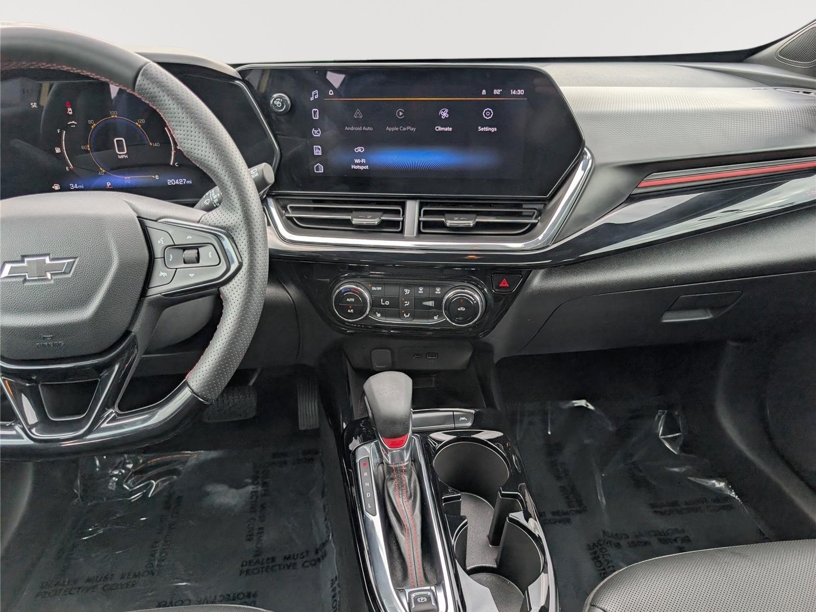 Used 2025 Chevrolet Trax RS w/ Sunroof Package FWD image 18