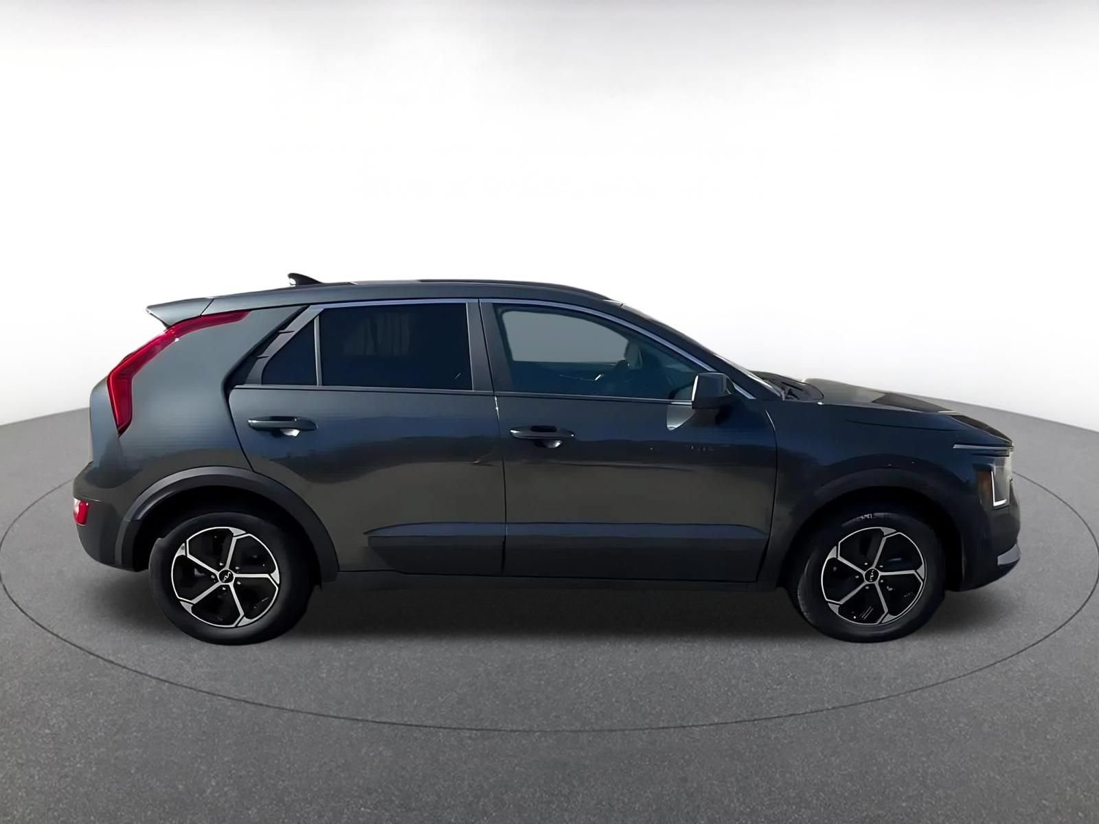 Used 2026 Kia Niro LX FWD image 16