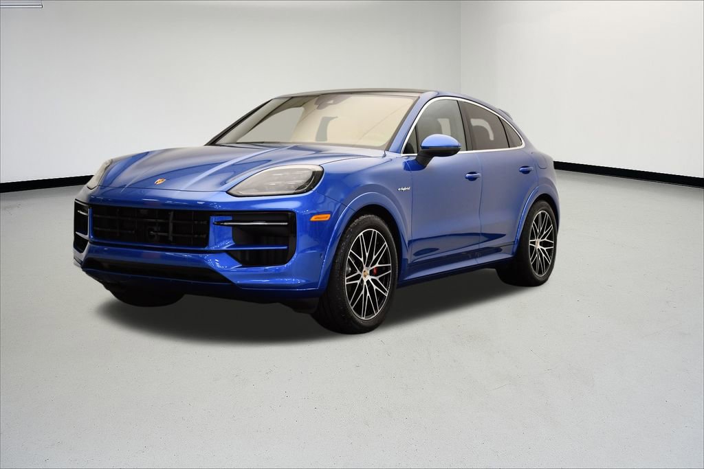 Used 2025 Porsche Cayenne S image 1