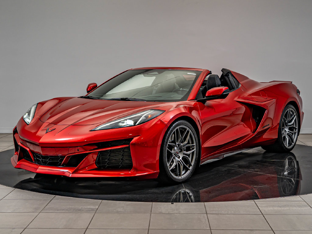 Used 2025 Chevrolet Corvette Z06 w/ Stealth Interior Trim Package RWD image 2