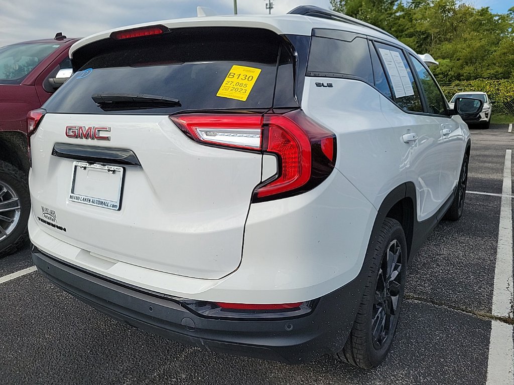 Used 2023 GMC Terrain SLE w/ Driver Convenience Package FWD image 6