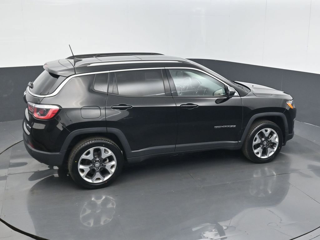 Used 2018 Jeep Compass Limited w/ Navigation Group AWD/4WD image 24
