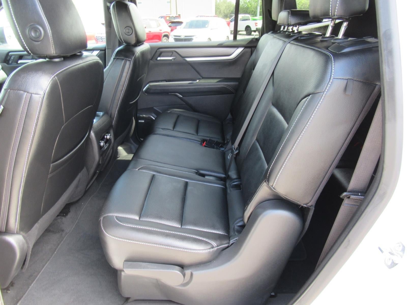 Used 2025 GMC Acadia Elevation FWD image 34
