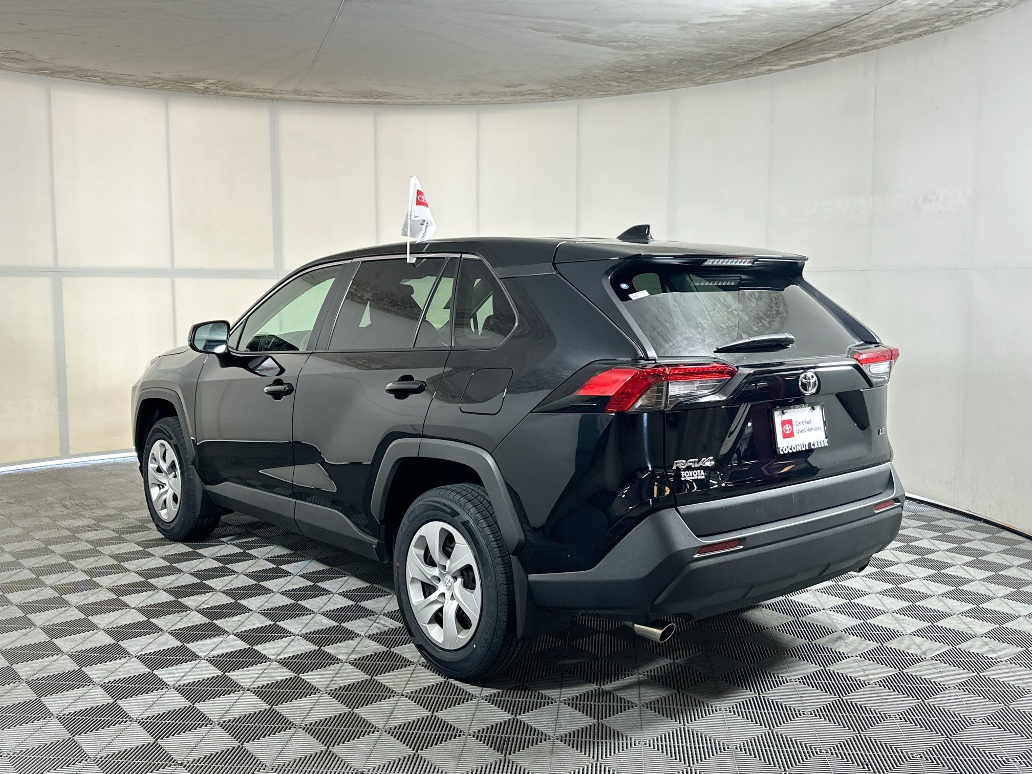 Certified 2025 Toyota RAV4 LE FWD image 5