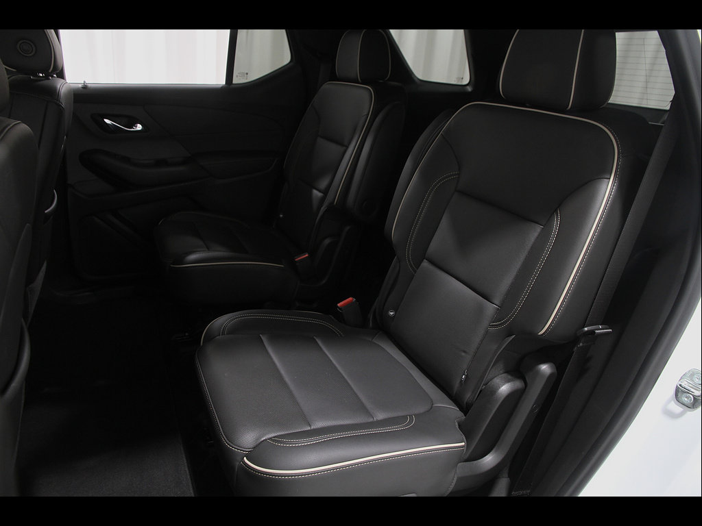 Certified 2022 Chevrolet Traverse Premier FWD image 21