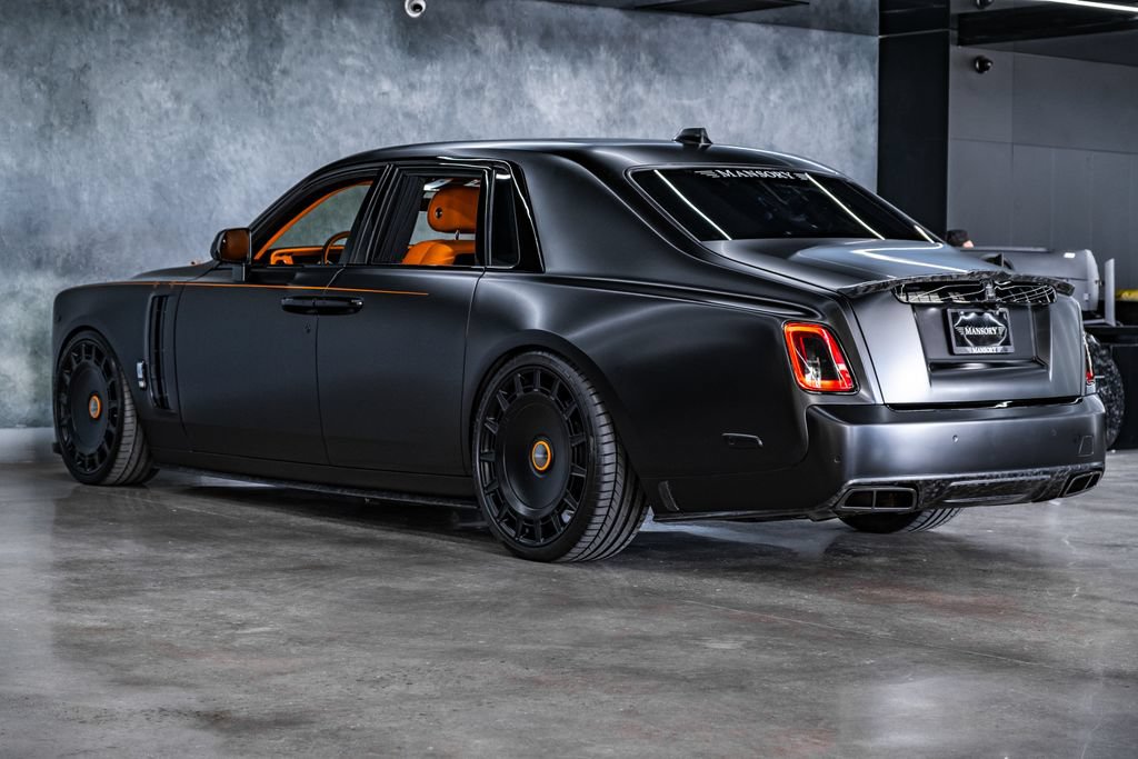 Used 2024 Rolls-Royce Phantom Sedan RWD image 23
