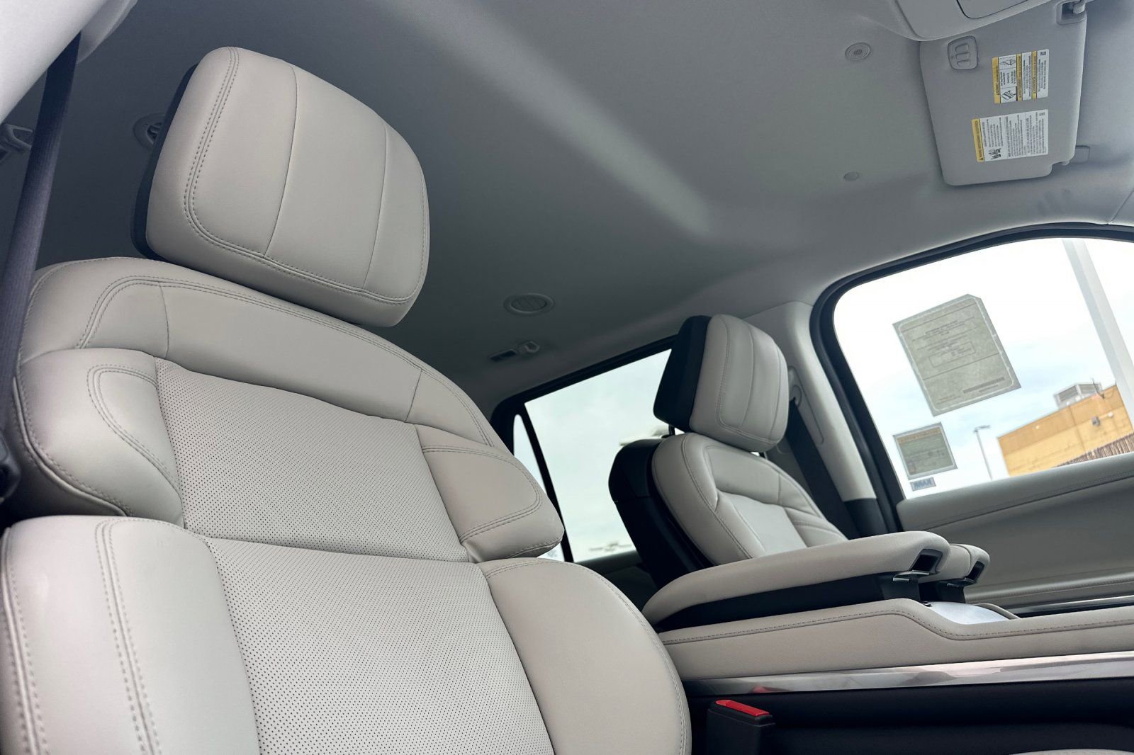 New 2026 Lincoln Navigator Premiere image 17