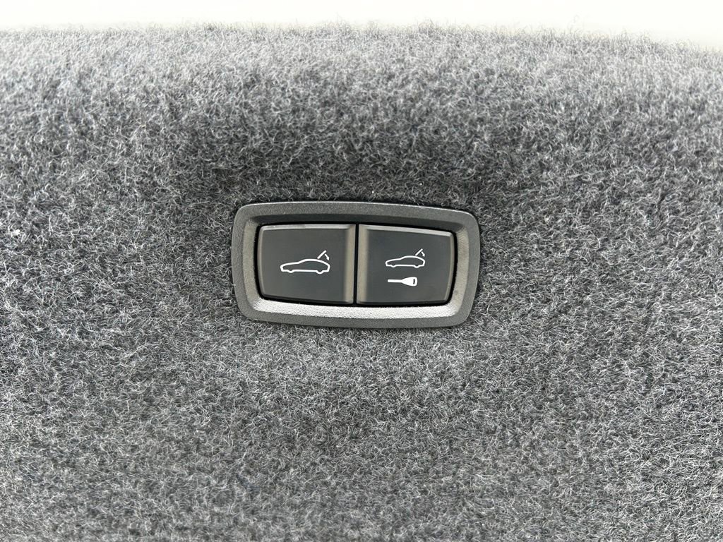 Used 2020 Porsche Taycan Turbo S image 47