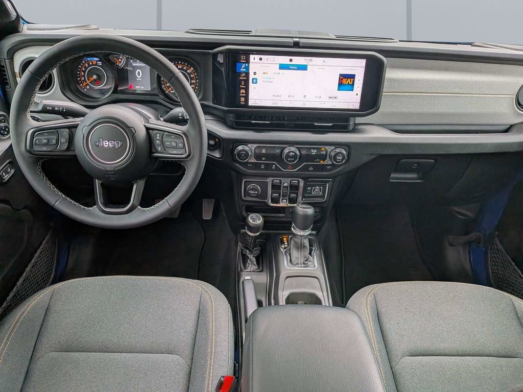 Used 2025 Jeep Gladiator Sport AWD/4WD image 16