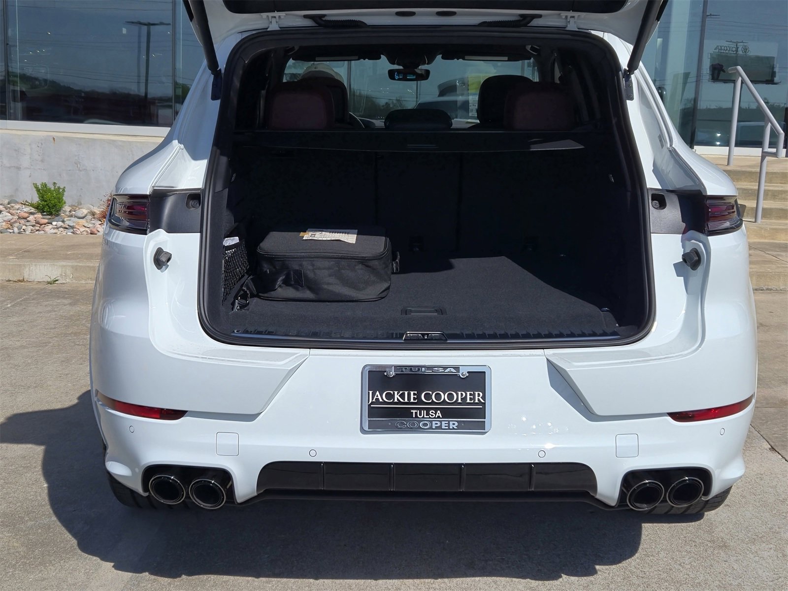 New 2025 Porsche Cayenne E-Hybrid image 14