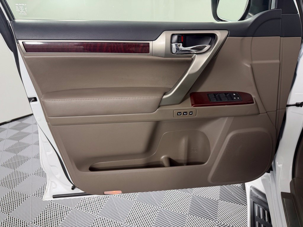 Used 2019 Lexus GX 460 Premium AWD/4WD image 16