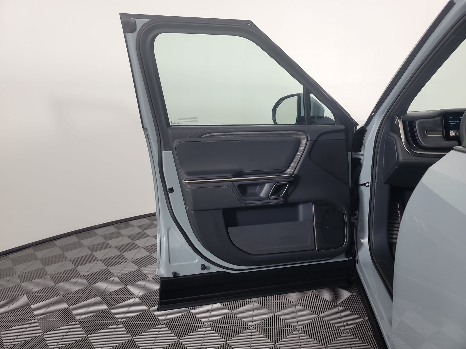 Used 2022 Rivian R1S Launch Edition Quad AWD/4WD image 16