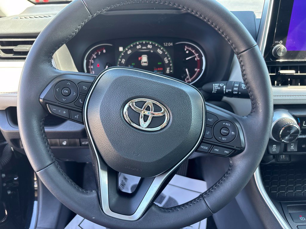 Used 2025 Toyota RAV4 XLE w/ Convenience Package FWD image 25