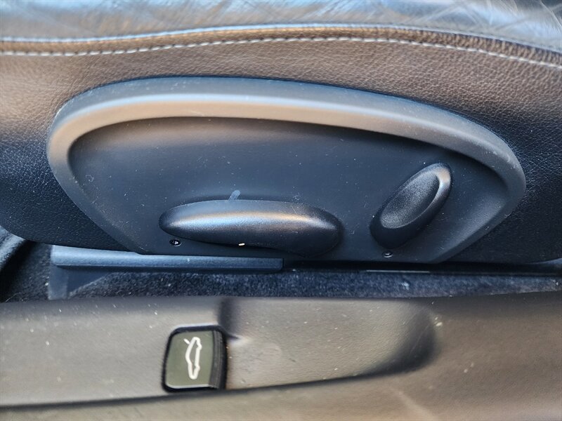 Used 2003 Porsche Boxster RWD image 33