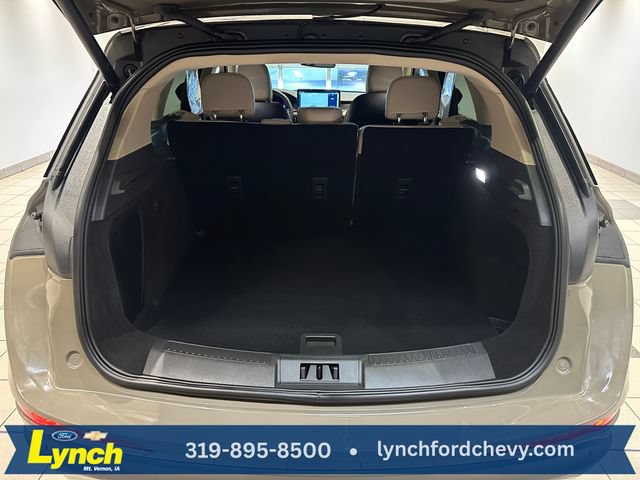 Used 2025 Lincoln Corsair AWD image 23