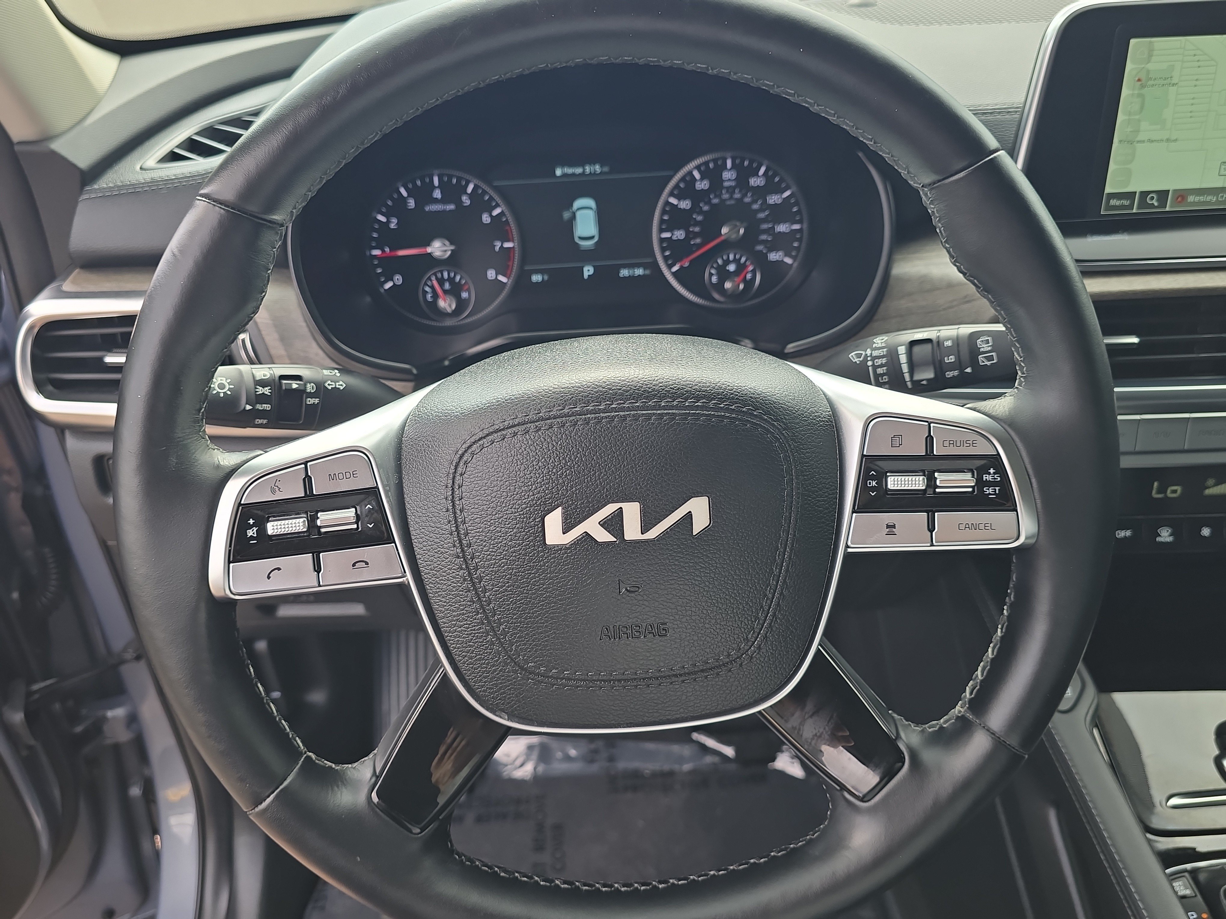 Certified 2022 Kia Telluride SX w/ Towing Package AWD/4WD image 32