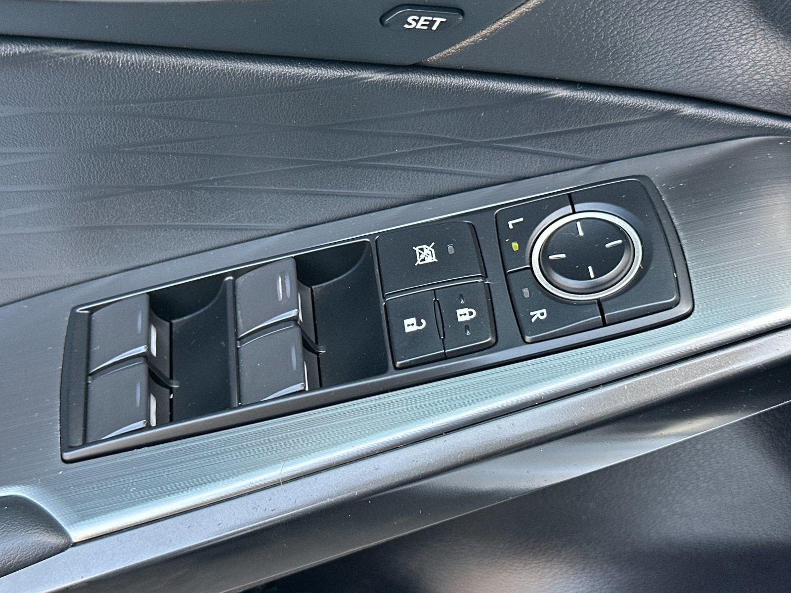 Used 2023 Lexus IS 500 RWD image 12