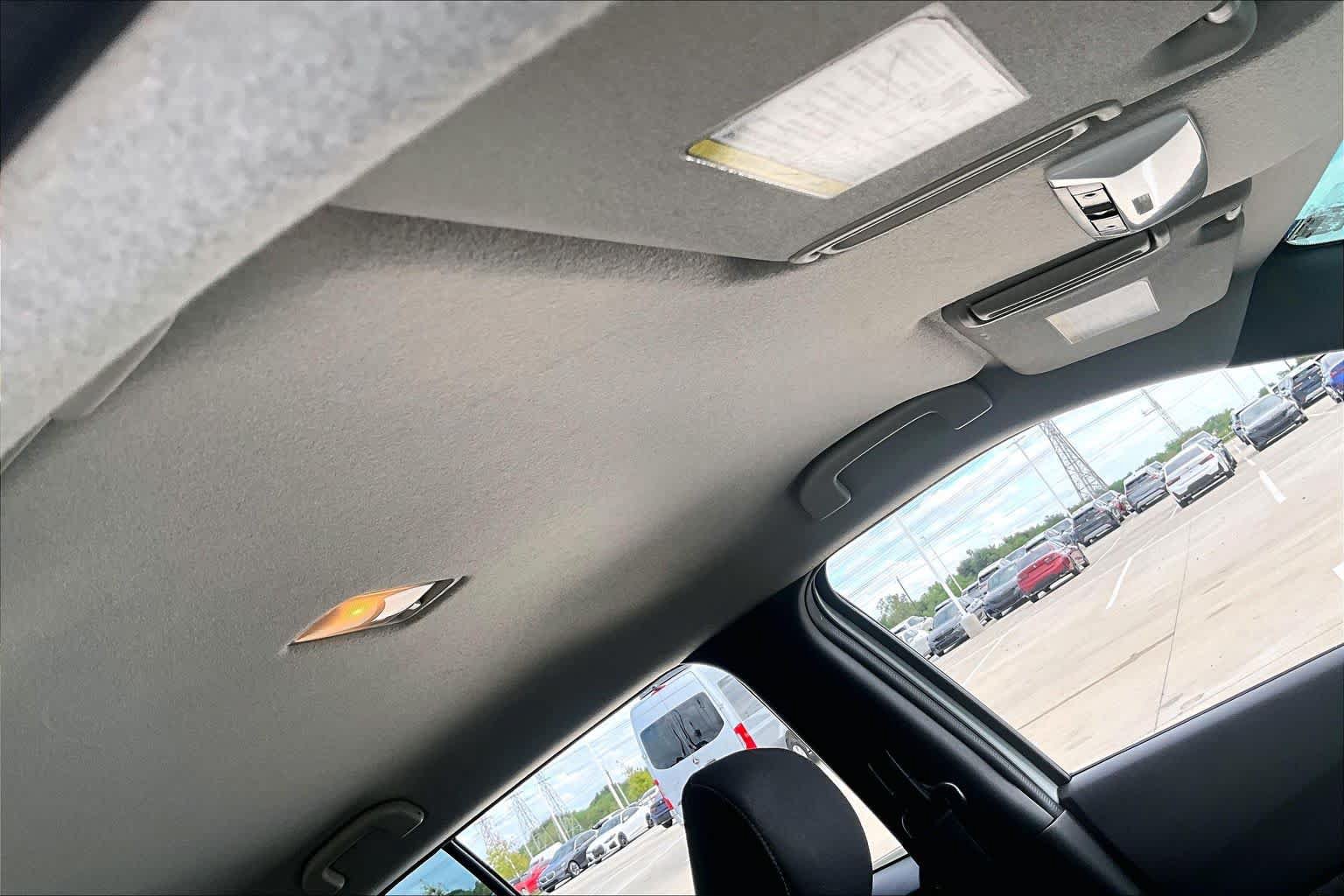 Used 2019 Nissan Kicks SV FWD image 13