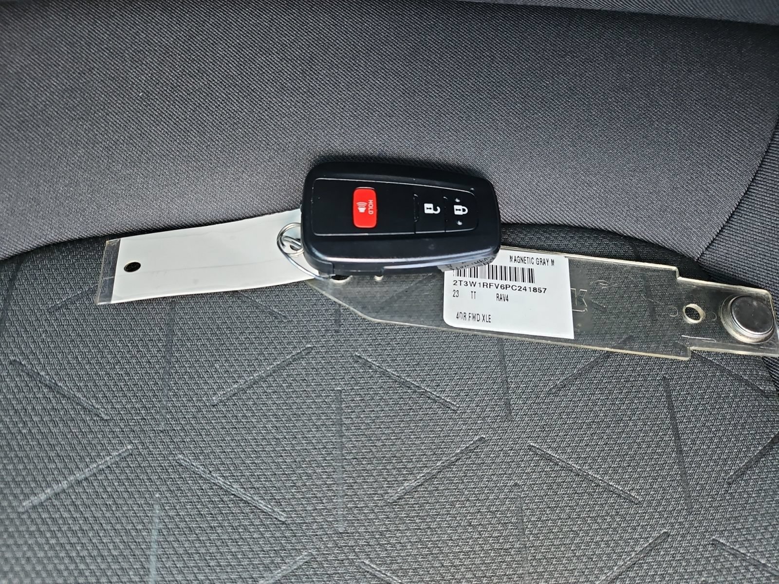 Used 2023 Toyota RAV4 XLE FWD image 15