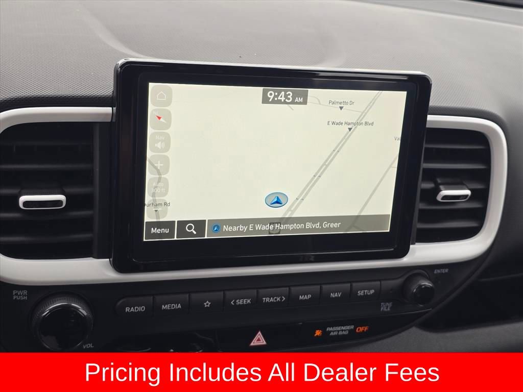 Used 2024 Hyundai Venue Limited FWD image 16