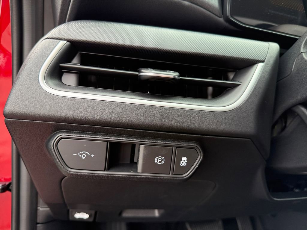 New 2025 Kia K4 FWD image 30