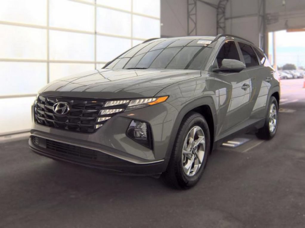 Used 2024 Hyundai Tucson SEL FWD image 2
