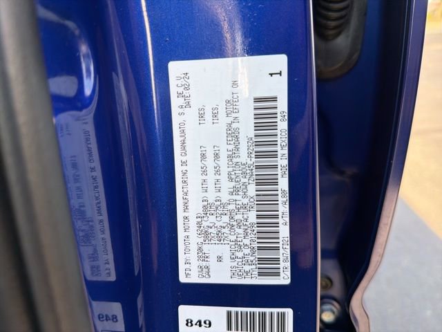 Used 2024 Toyota Tacoma TRD Off-Road image 33