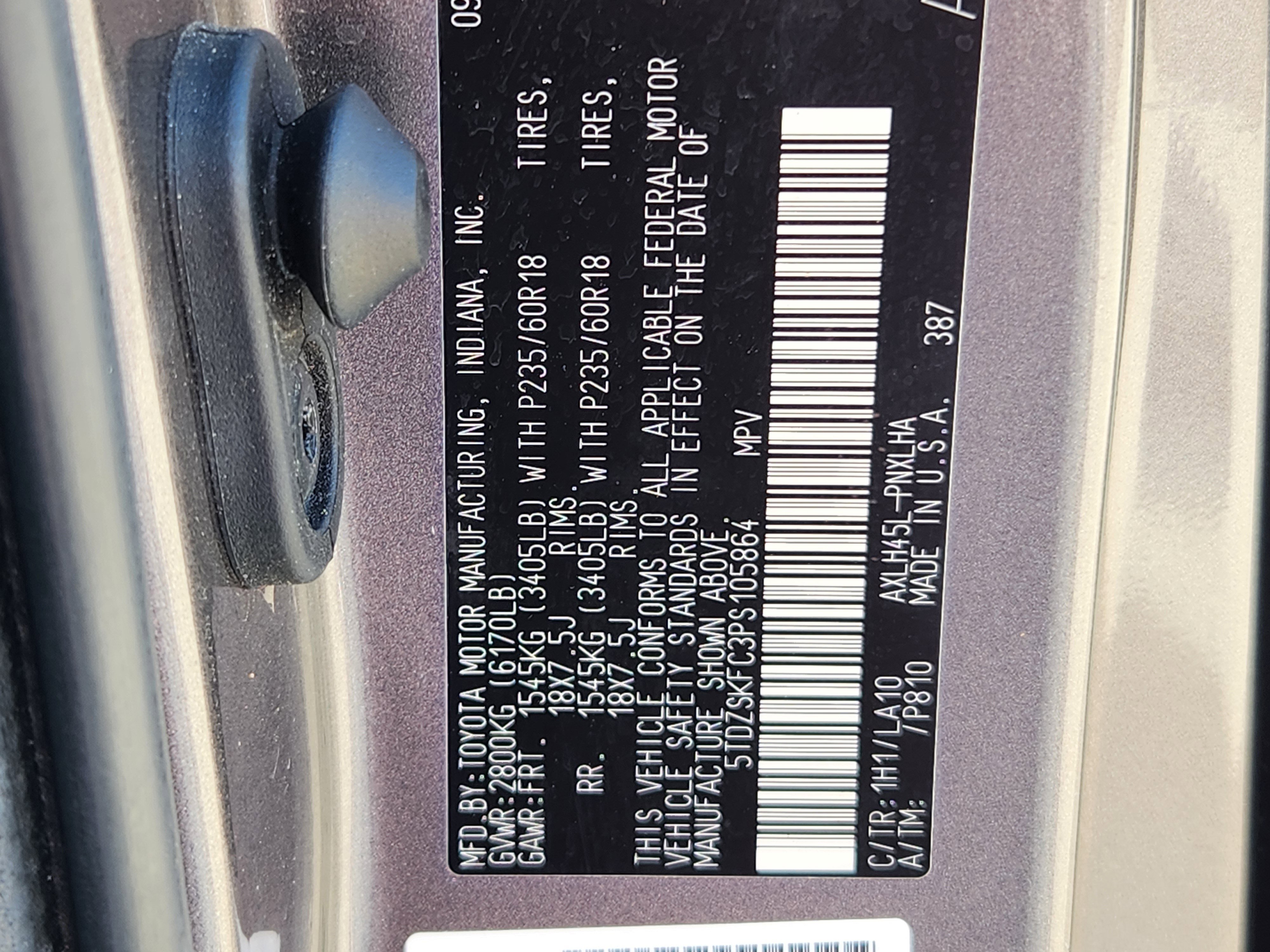 Used 2023 Toyota Sienna Limited image 28