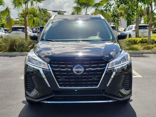 Used 2023 Nissan Kicks SV FWD image 2