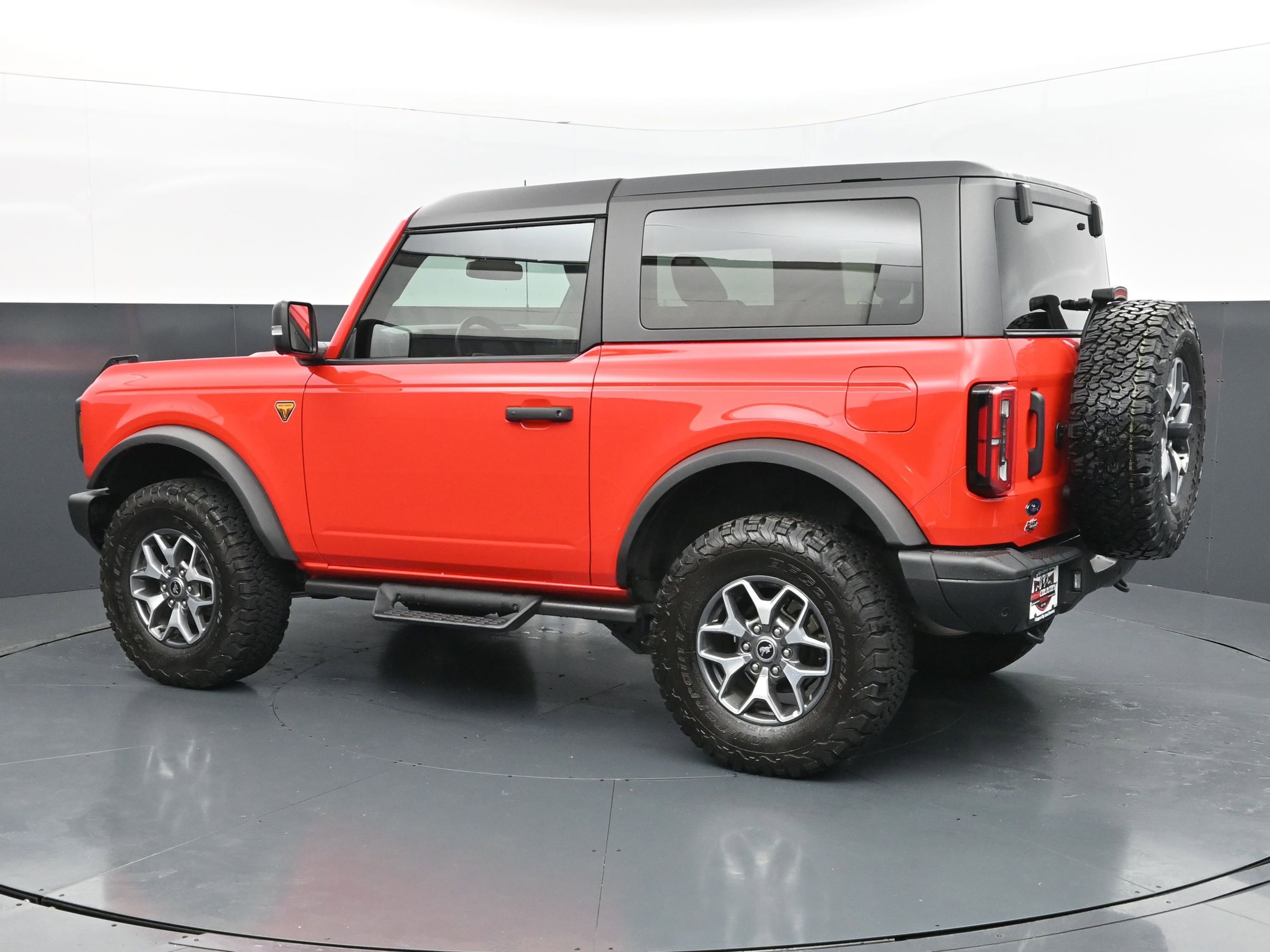 Used 2023 Ford Bronco Badlands AWD/4WD image 3