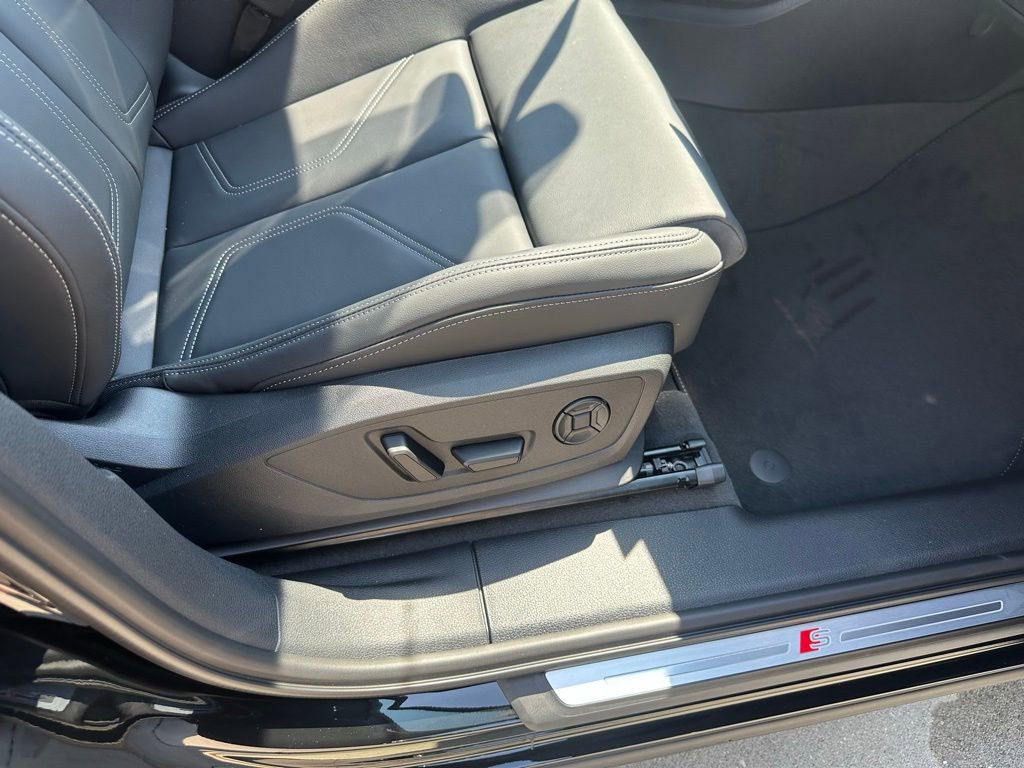 New 2025 Audi Q3 2.0T Premium image 29