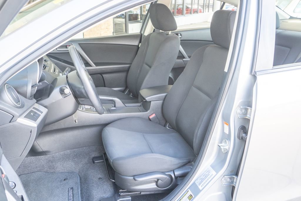 Used 2011 MAZDA MAZDA3 i Touring image 8