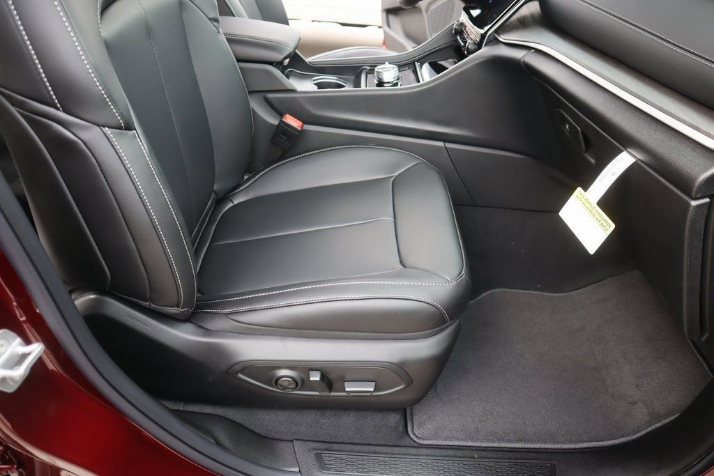 New 2025 Jeep Grand Cherokee L Limited image 15