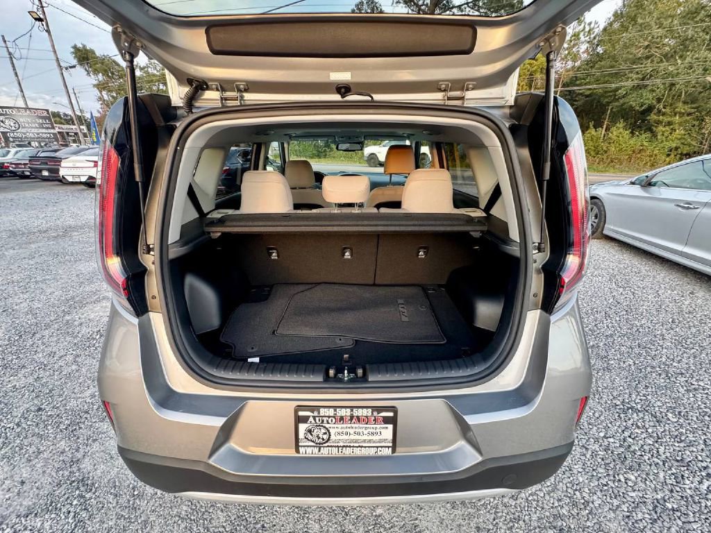 Used 2023 Kia Soul EX image 12