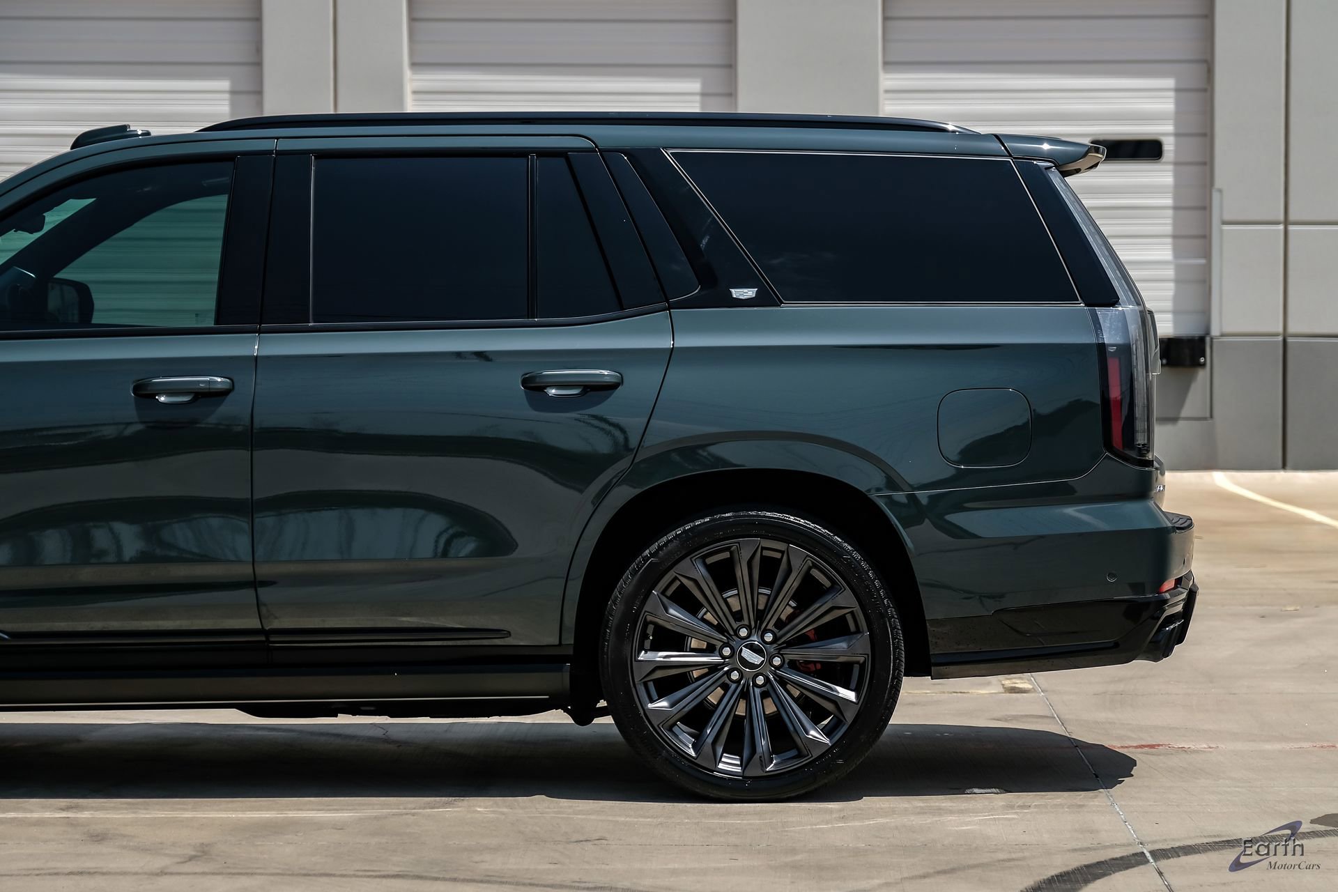 Used 2025 Cadillac Escalade V AWD/4WD image 8