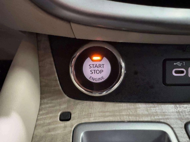 Used 2020 Nissan Murano SV image 59