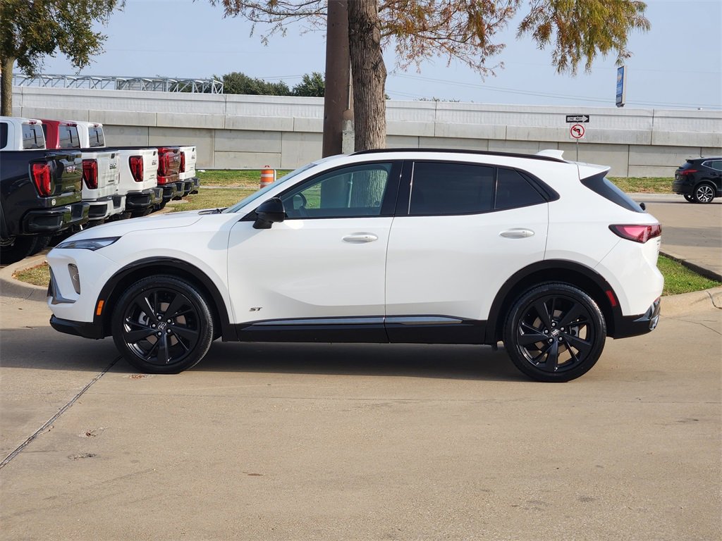 Used 2024 Buick Envision Sport Touring image 4